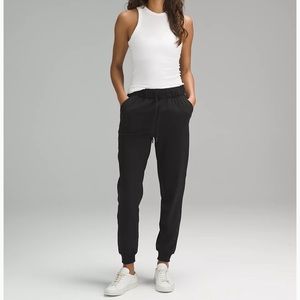 Lululemon Stretch High-Rise Jogger